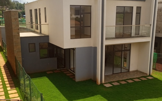 4 Bedroom Villas Windsor