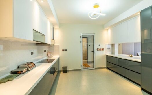 Modern 3 Bedroom Apartment For Sale in Parklands