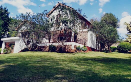 4 Bedroom Mansion in Kyuna.