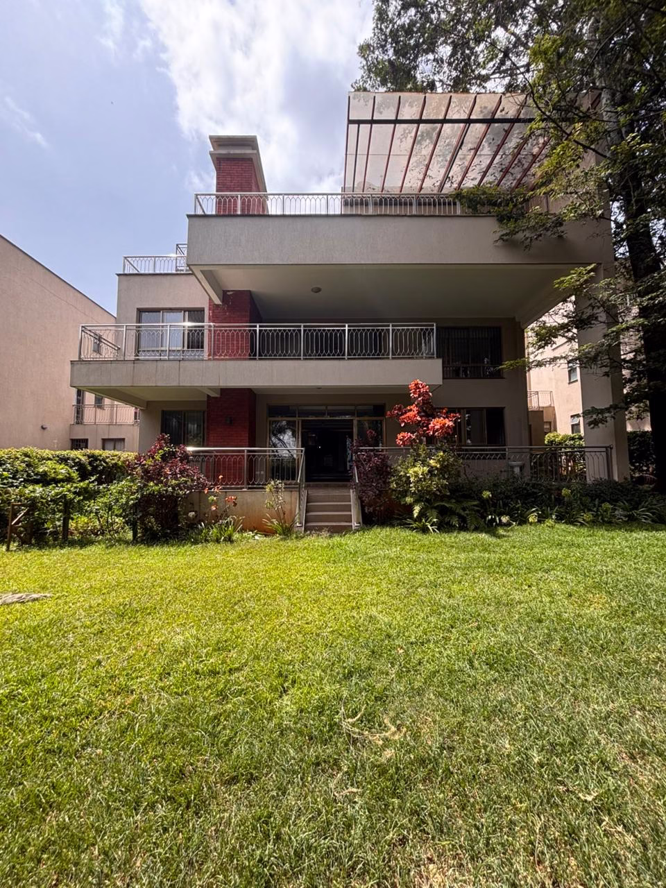 5 Bedroom Ensuite Villa + DSQ, Lavington
